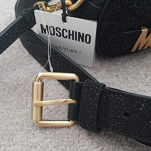 Authentic Moschino belt bag - Picture 5 of 8